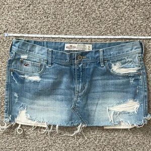 Hollister mini Jean skirt with distressing size 7